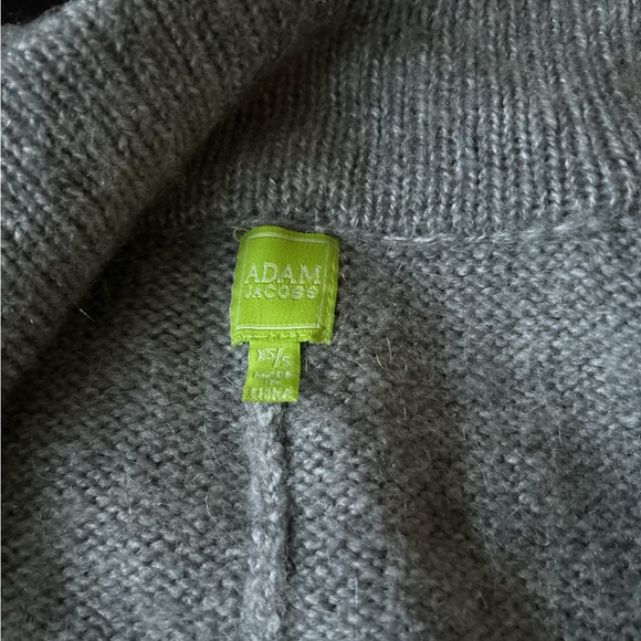 Adam Jacob’s hooded sweater - Picture 6 of 8